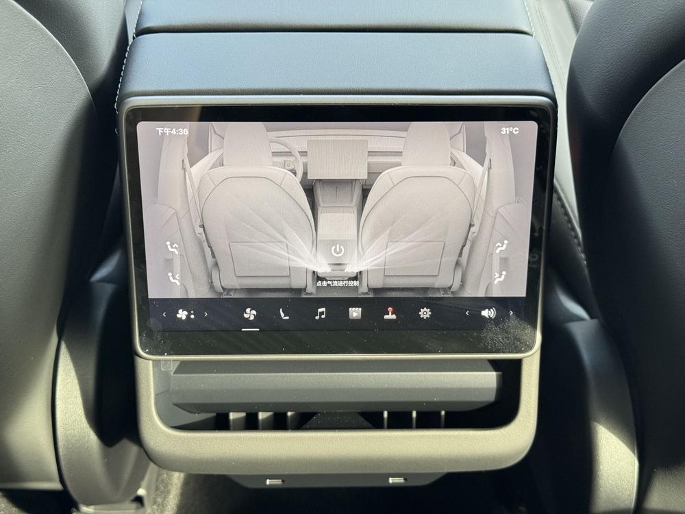 Tesla Model Y 2026 #9 Tesla Model Y 2026 car image #9
