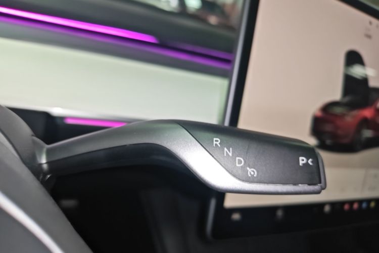 Tesla Model 3 2023 car image #14