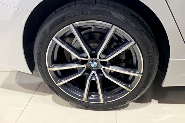 BMW 3 Series 2023 car image #10