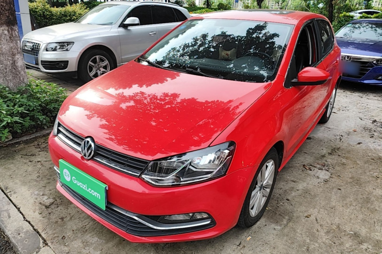 Volkswagen Polo 2019 car image #2