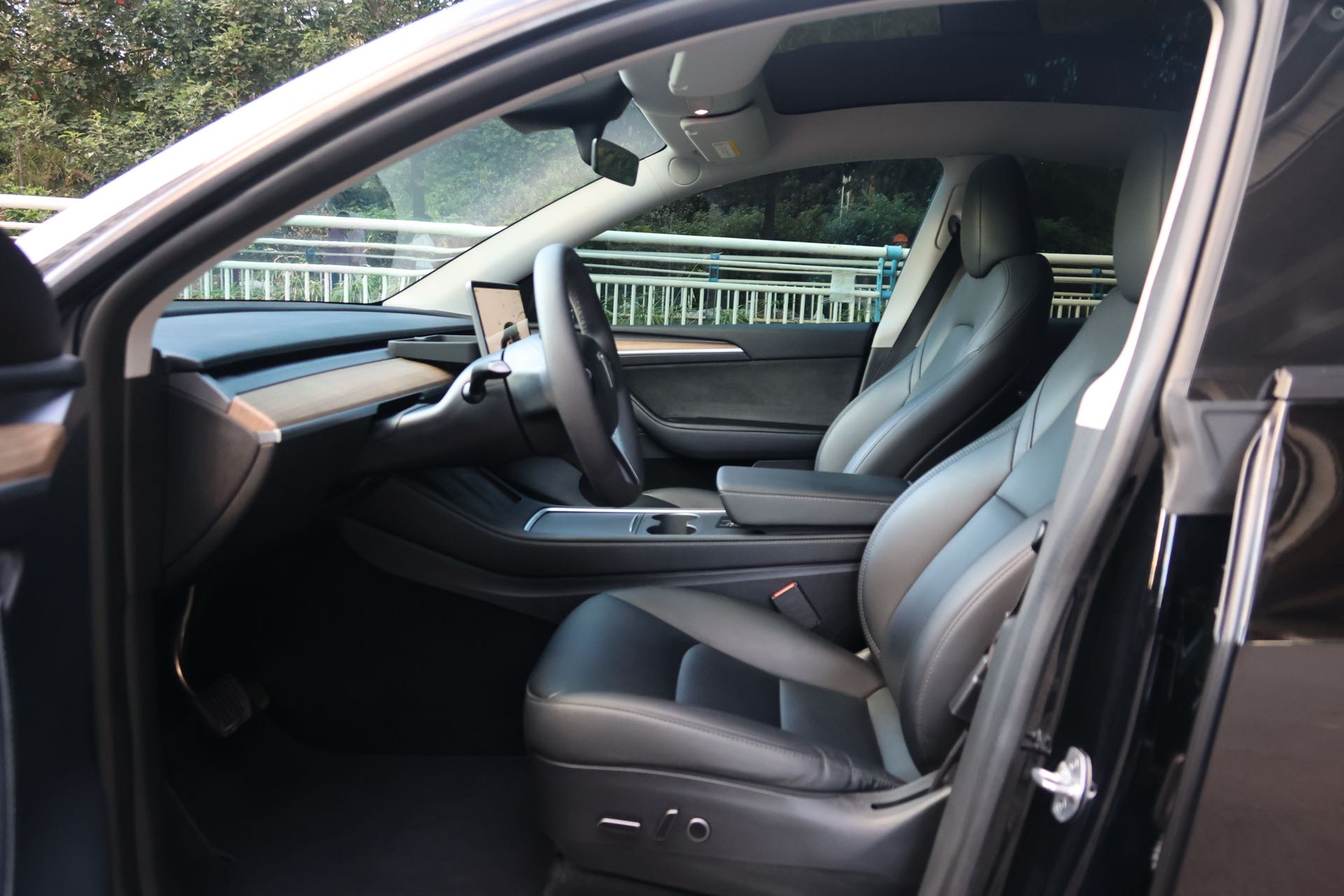 Tesla Model Y 2023 #11 Tesla Model Y 2023 car image #11