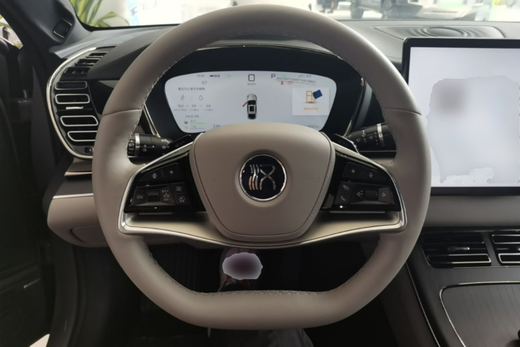 BYD Han 2025 car image #11