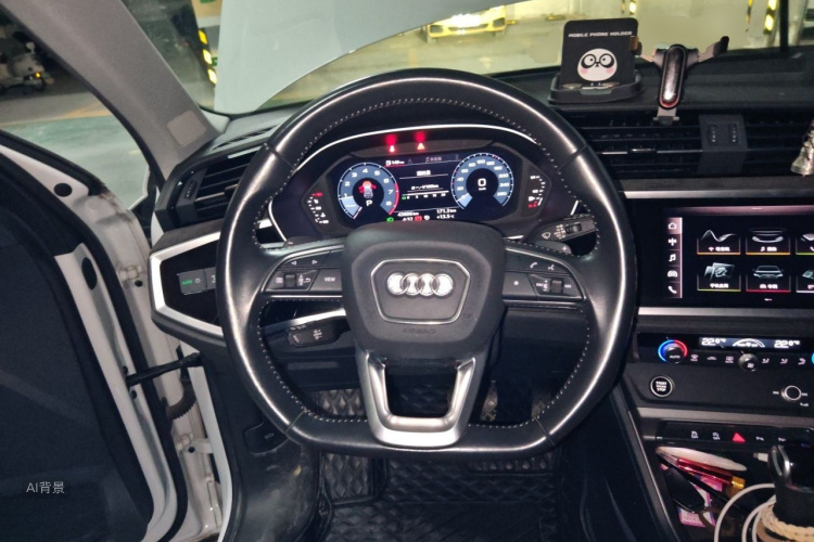 Audi Q3 2021 car image #12