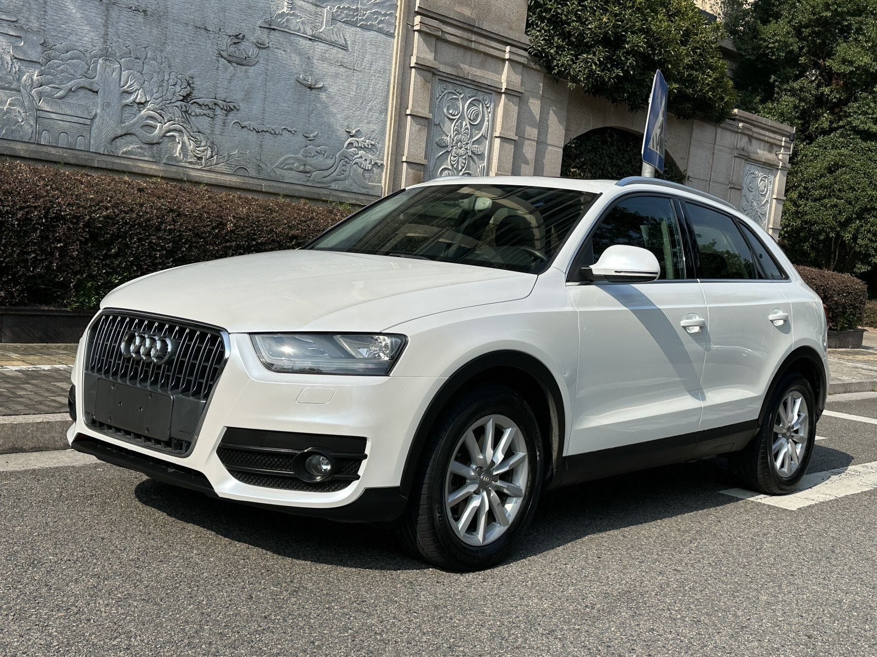 Audi Q3 2015 car image 