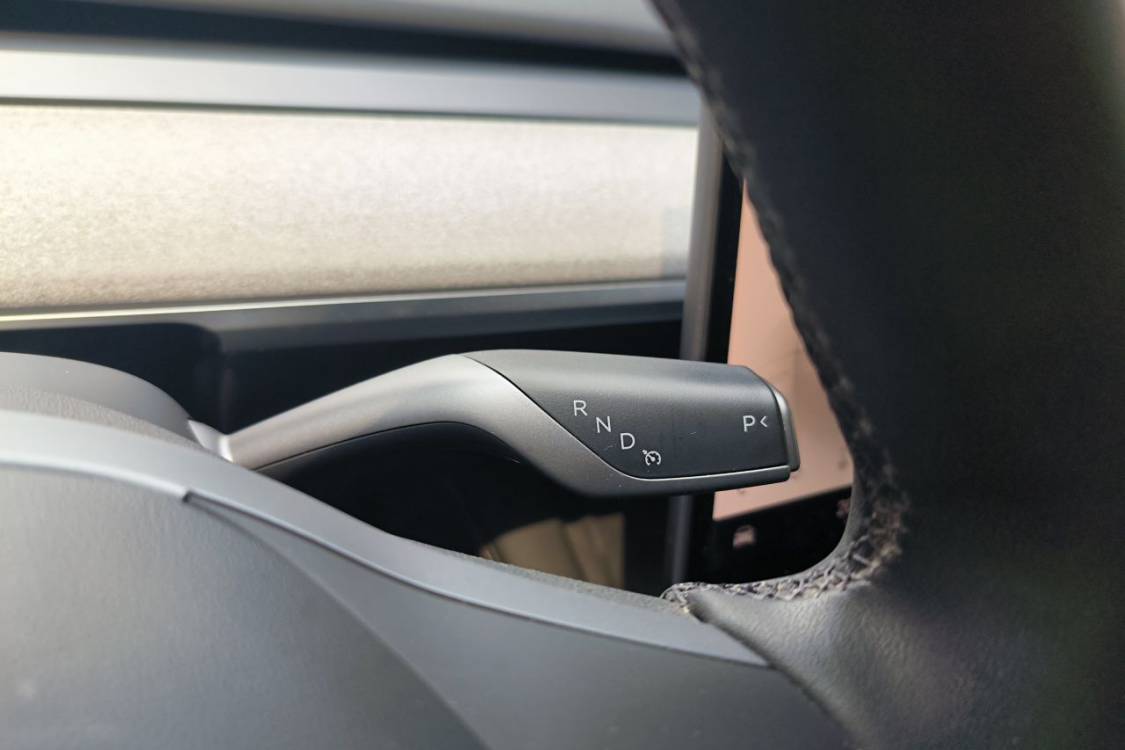 Tesla Model Y 2024 #27 Tesla Model Y 2024 car image #27