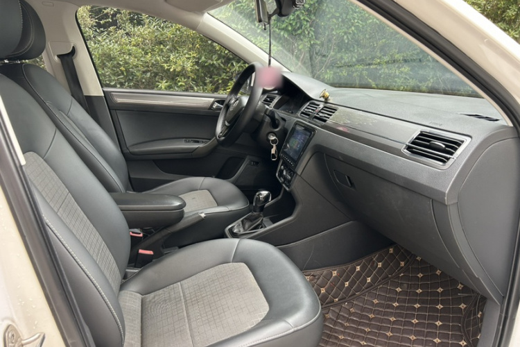 Volkswagen Santana 2017 #11 Volkswagen Santana 2017 car image #11