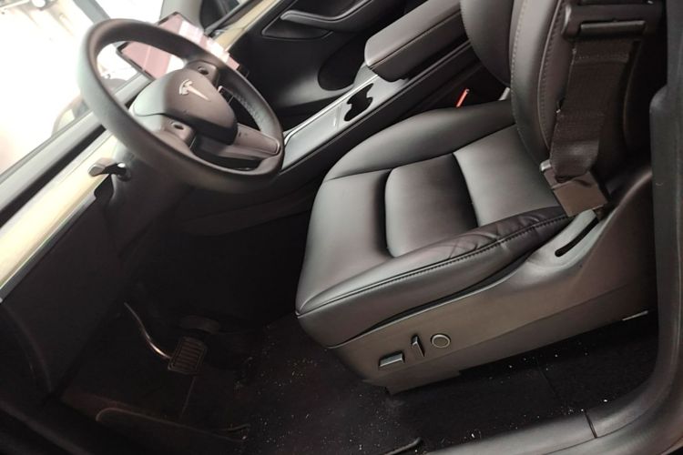 Tesla Model Y 2022 #15 Tesla Model Y 2022 car image #15