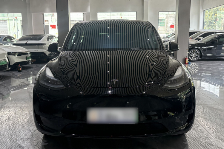Tesla Model Y 2023 car image #4