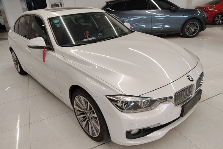 BMW 3 Series 2019 car image #4