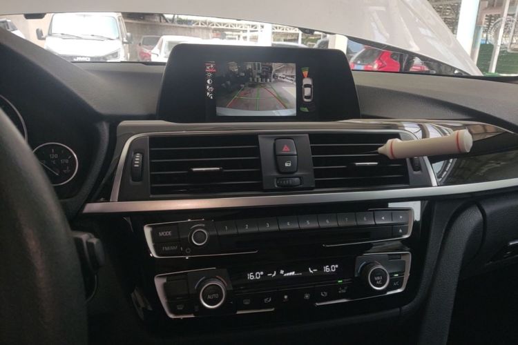 BMW 3 Series 2016 immagine di auto #17