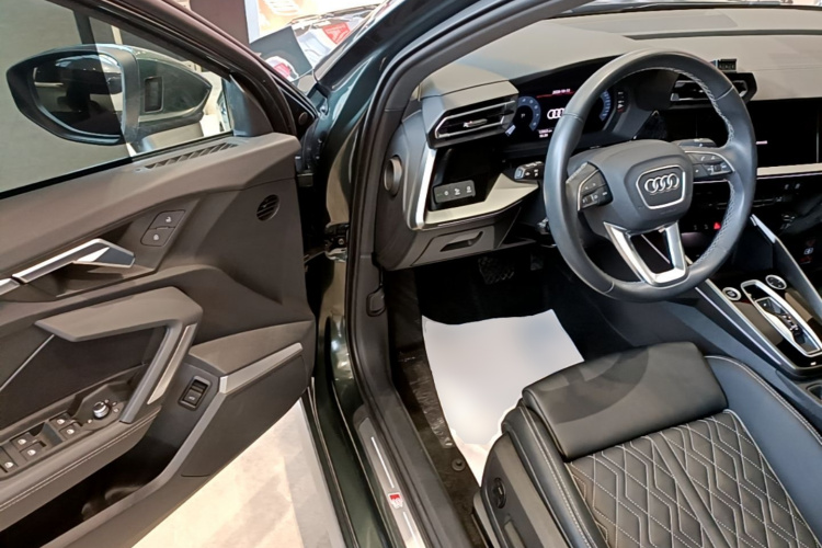 Audi A3 2025 immagine di auto #16