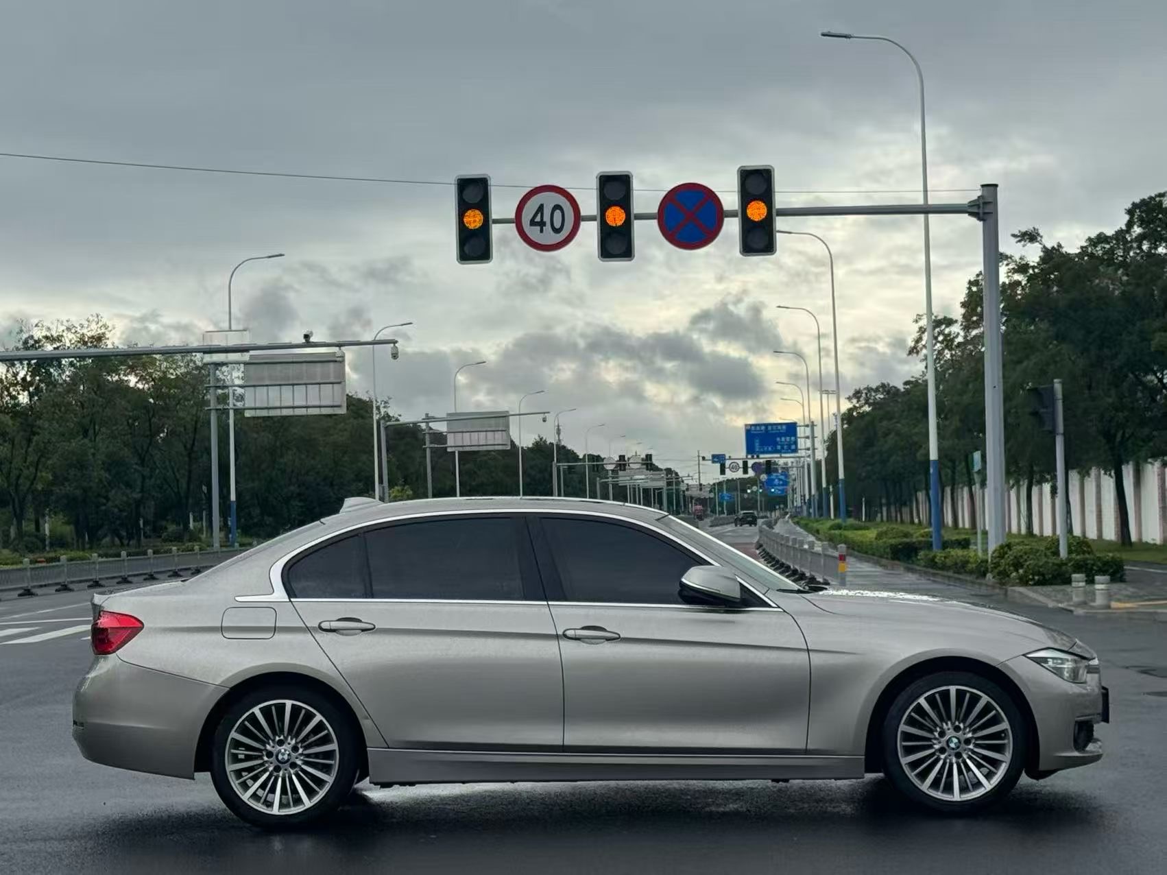 BMW 3 Series 2019 #5 BMW 3 Series 2019 car image #5