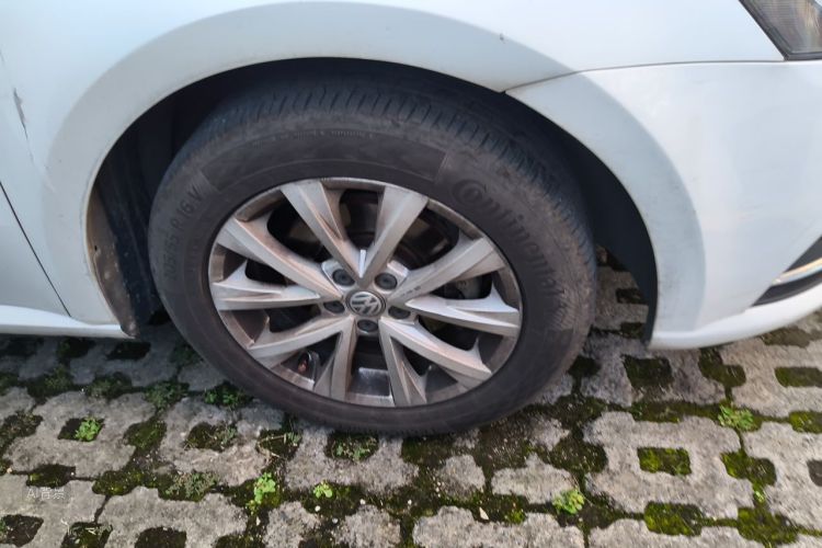 Volkswagen Lavida 2017 car image #9