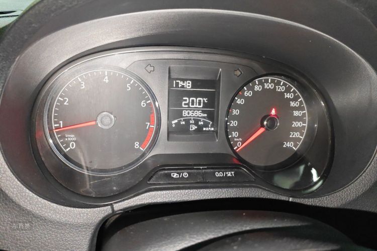 Volkswagen Polo 2017 car image #13