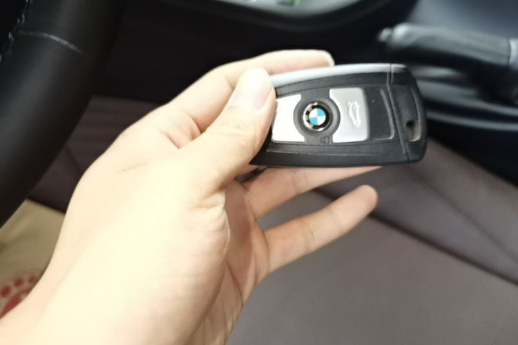 BMW 3 Series 2018 #9 BMW 3 Series 2018 car image #9