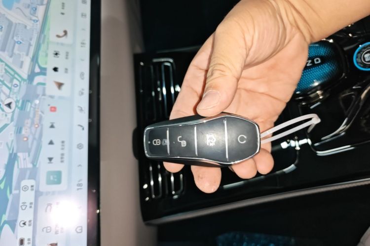 BYD Han 2025 car image #9