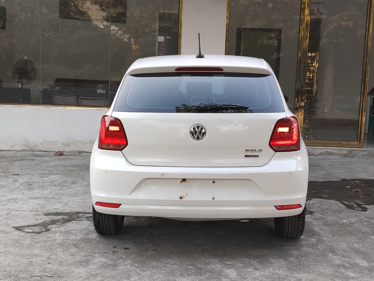 Volkswagen Polo 2014 car image #5