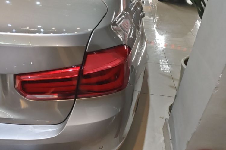 BMW 3 Series 2017 car image #8
