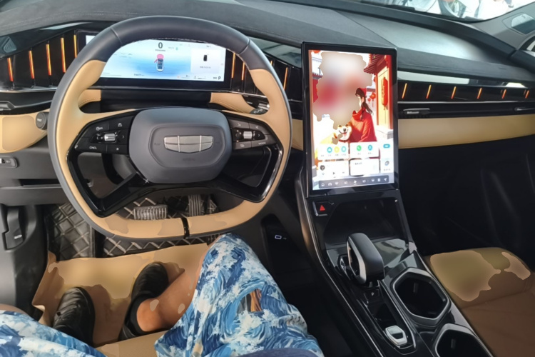 GEELY Boyue L 2023 car image #10