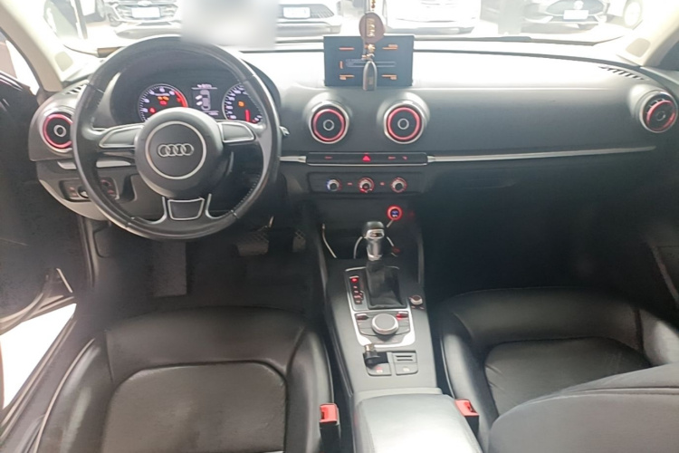 Audi A3 2017 car image #11