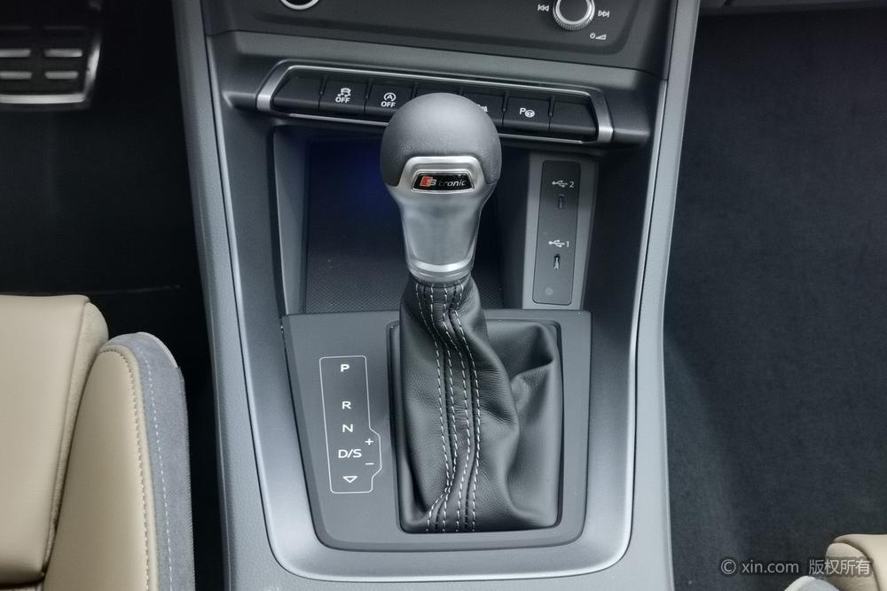 Audi Q3 2025 car image #17