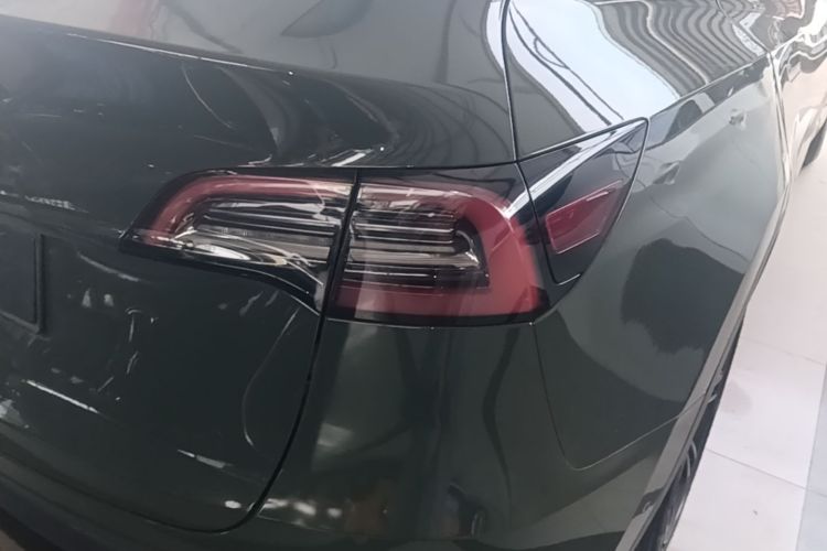 Tesla Model Y 2021 #8 Tesla Model Y 2021 car image #8