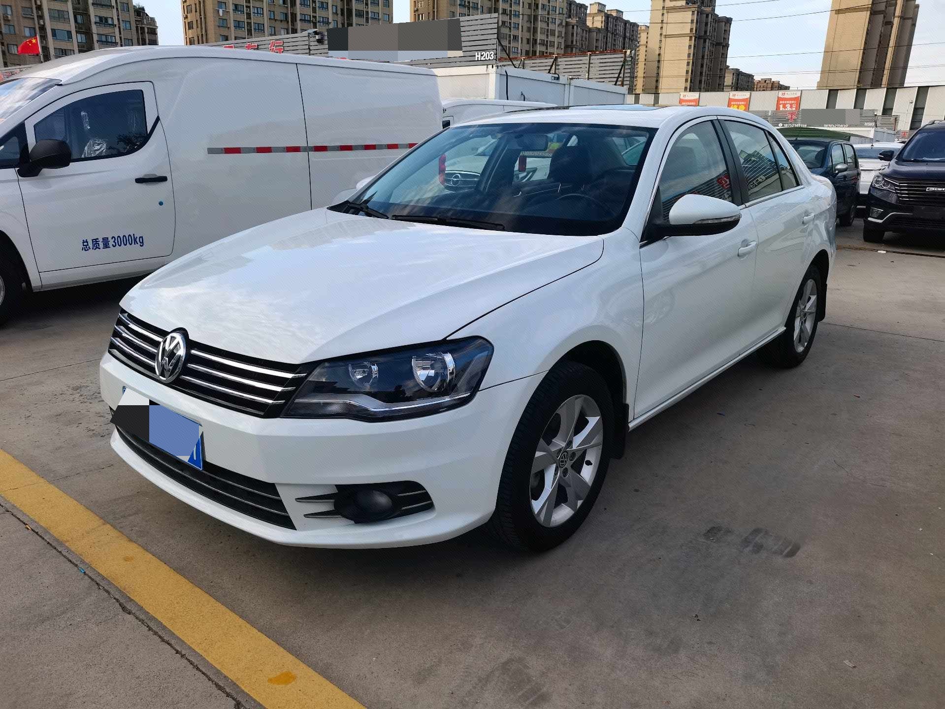 Volkswagen Bora 2014 car image 