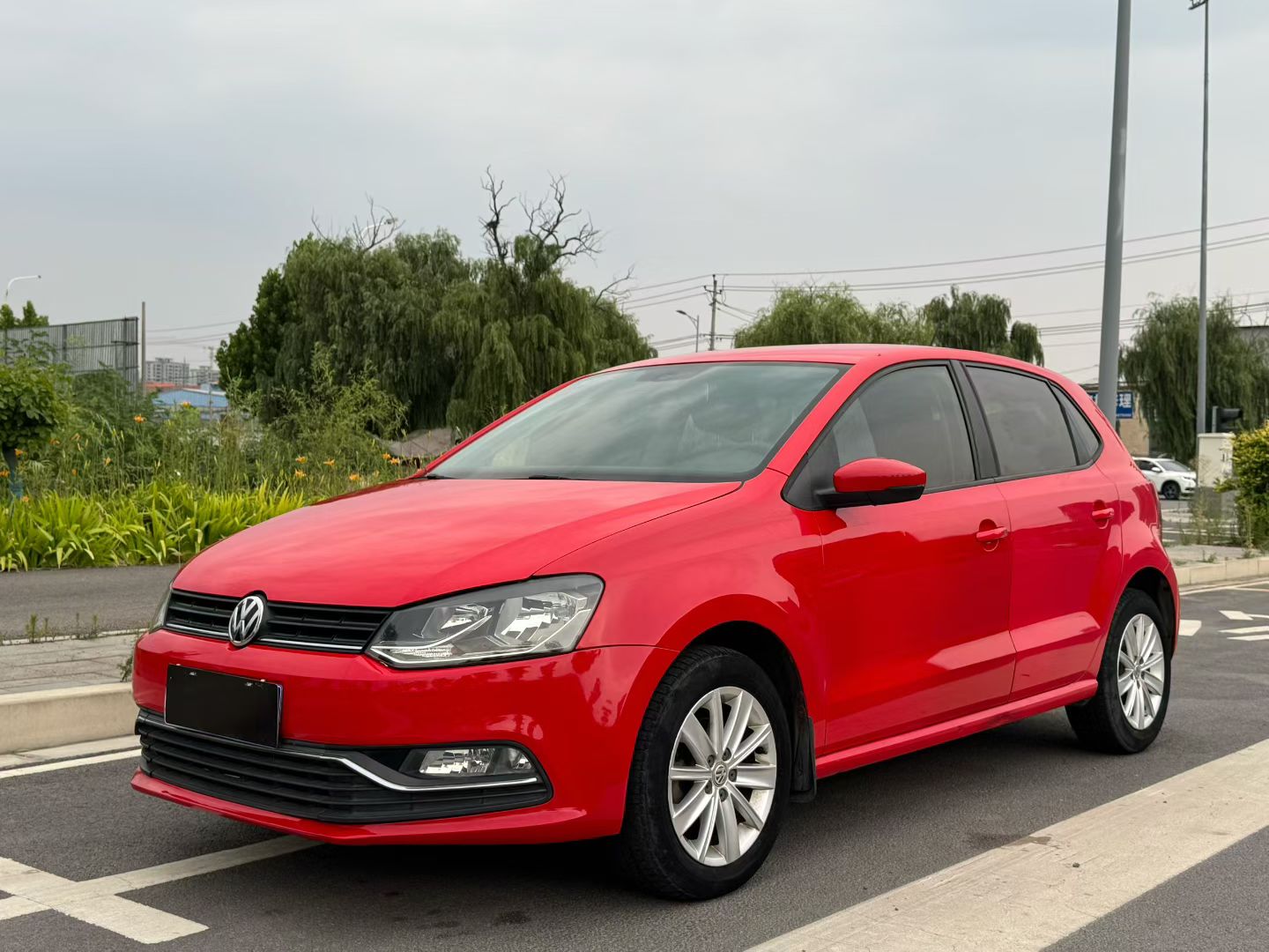 Volkswagen Polo 2015 Volkswagen Polo 2015 car image