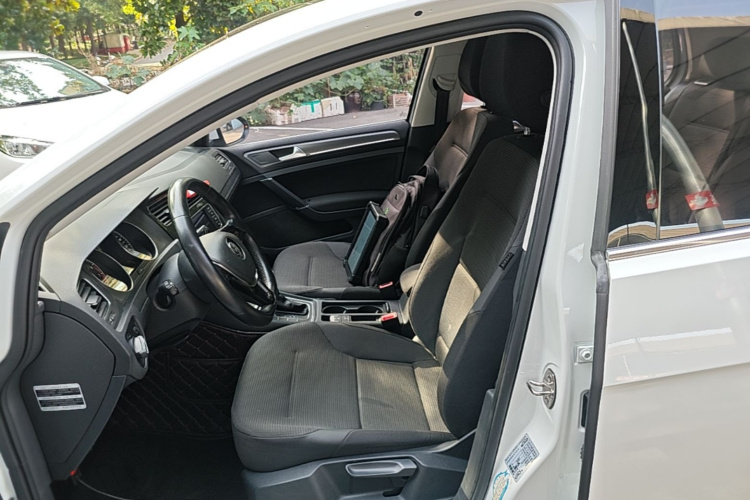 Volkswagen Golf 2015 car image #15