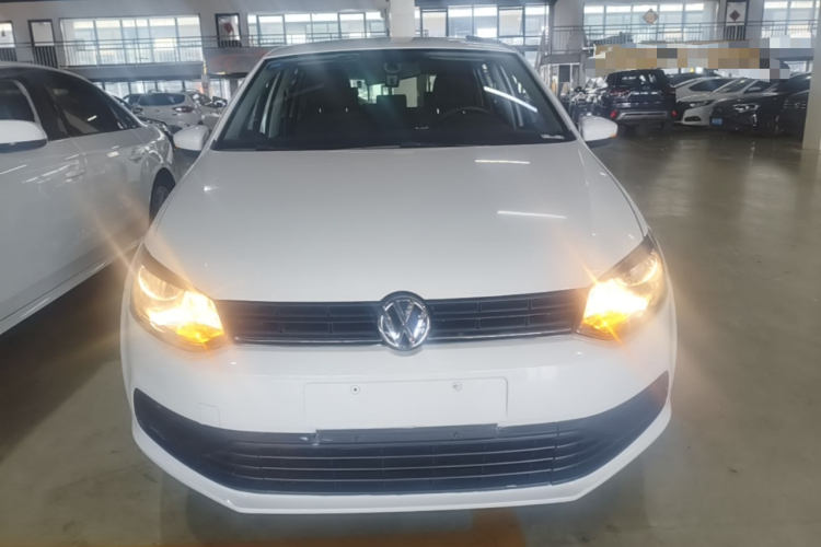 Volkswagen Polo 2017 car image #3