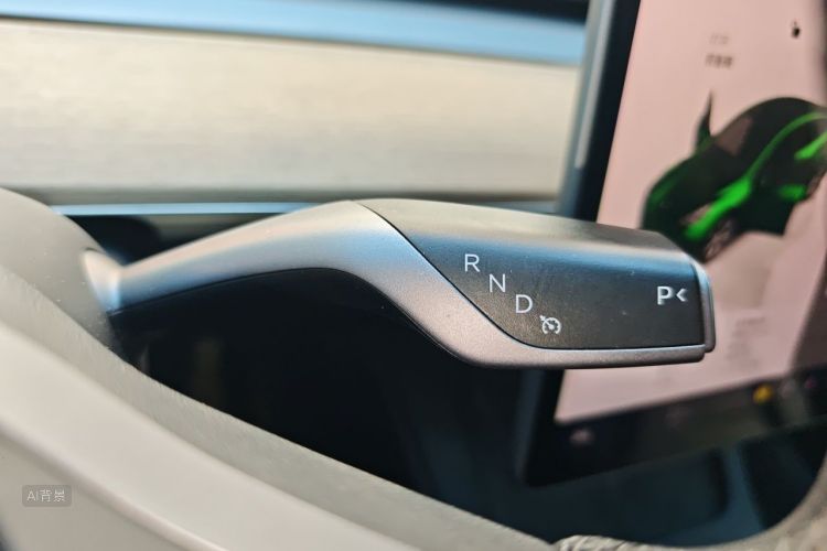 Tesla Model Y 2023 #16 Tesla Model Y 2023 car image #16