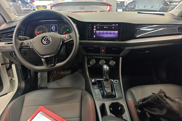 Volkswagen Bora 2022 car image #10