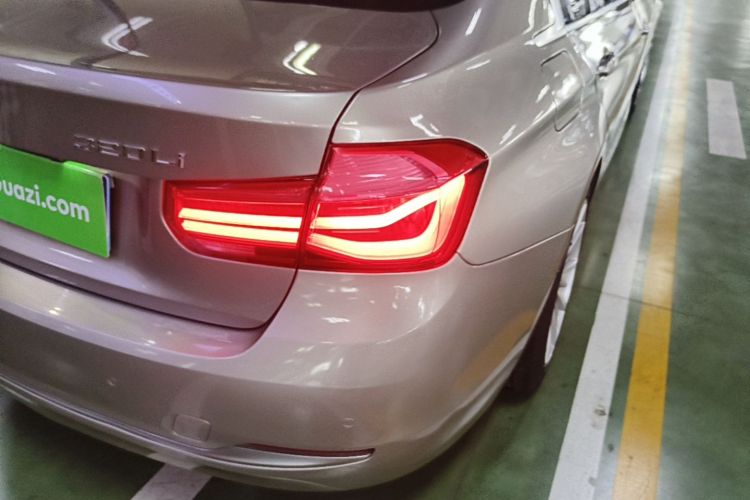 BMW 3 Series 2018 #8 BMW 3 Series 2018 car image #8