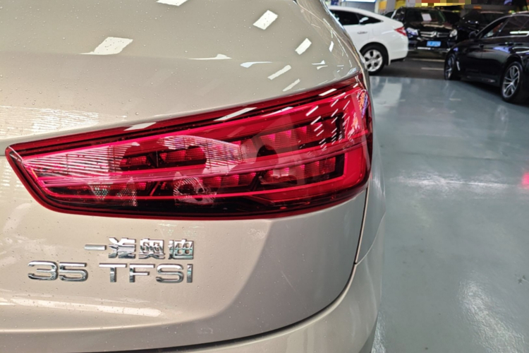 Audi Q3 2018 #8 Audi Q3 2018 car image #8