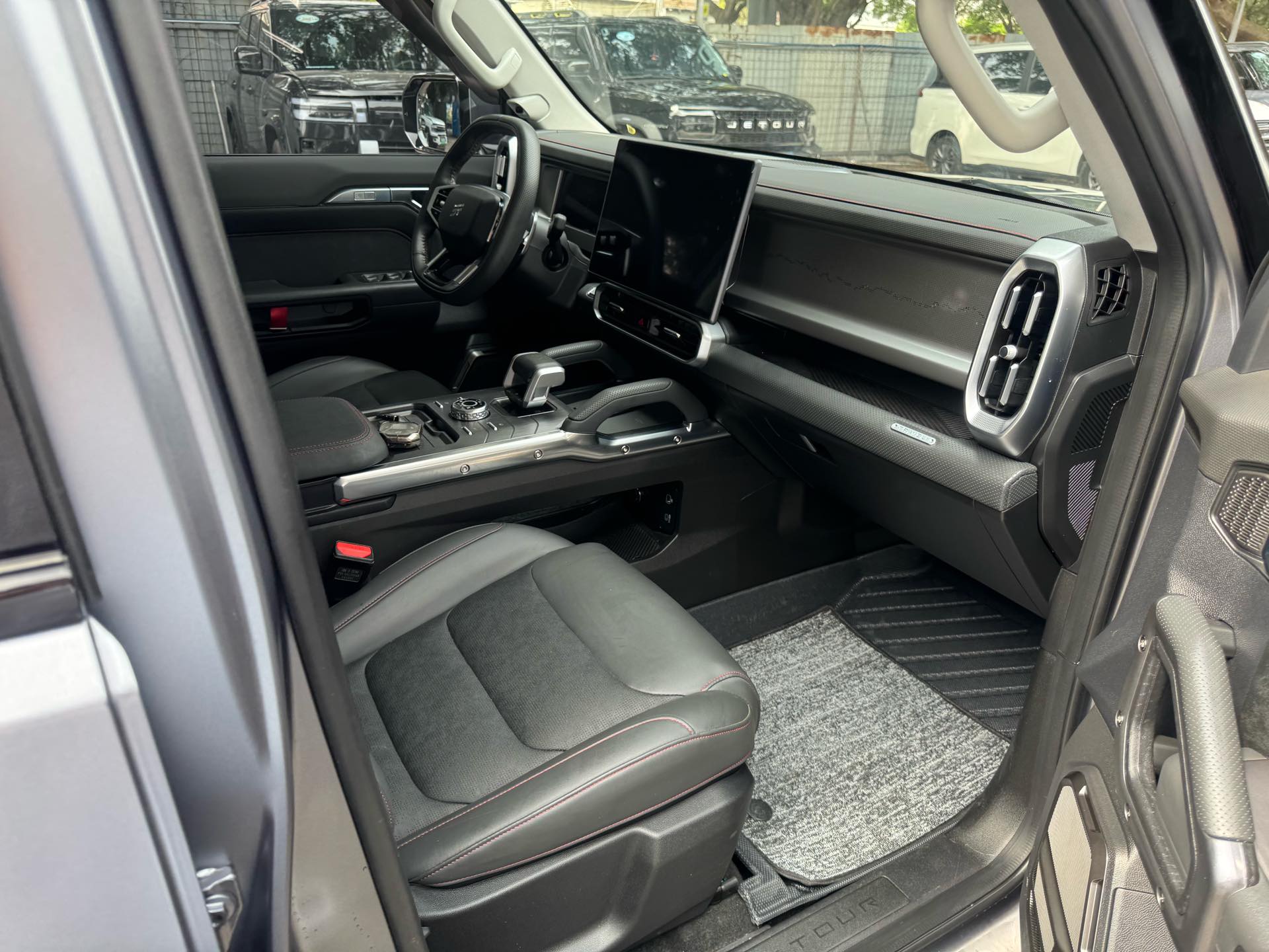 Jetour Traveller 2024 car image #4