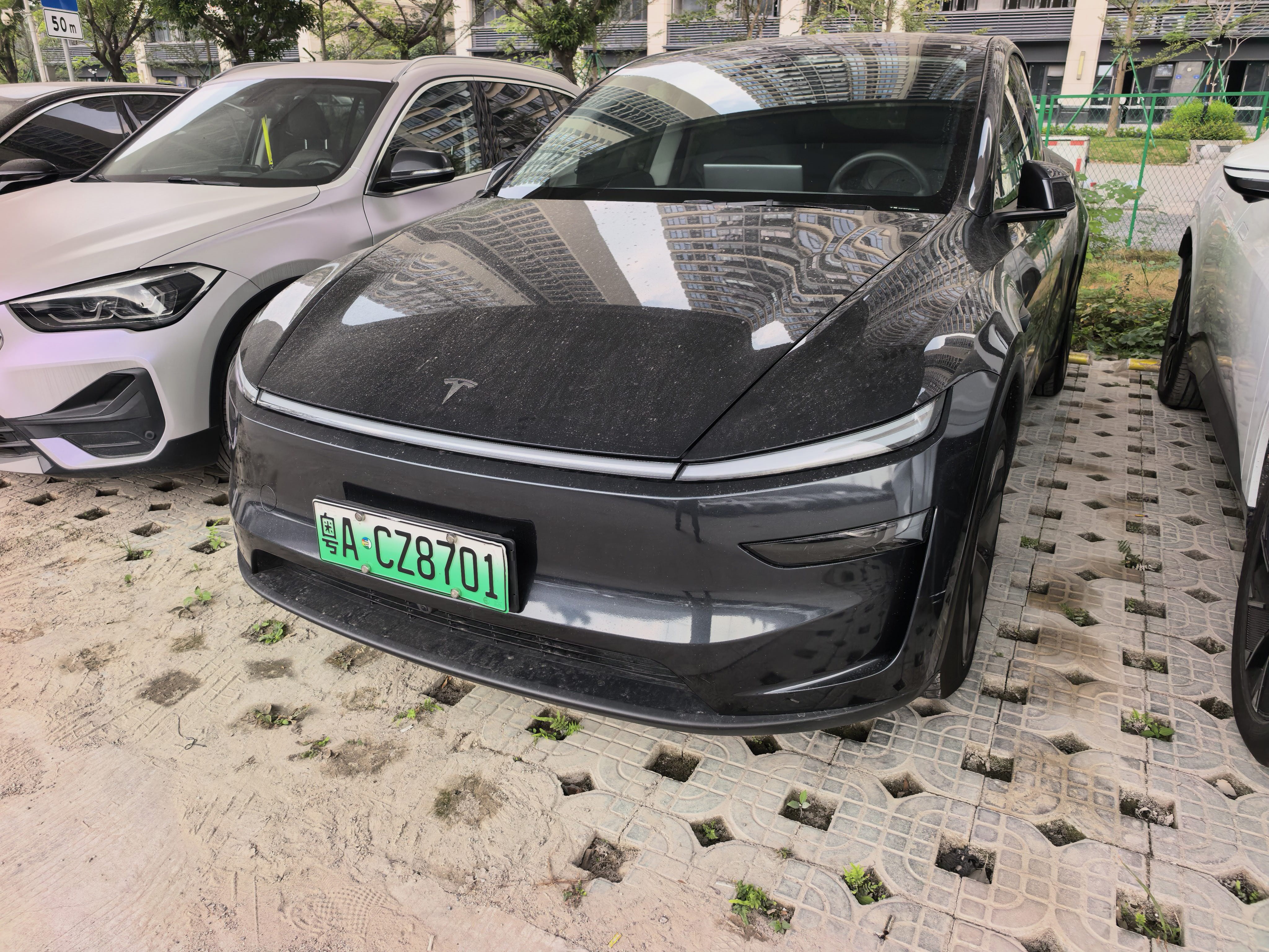 Tesla Model Y 2025 car image #8