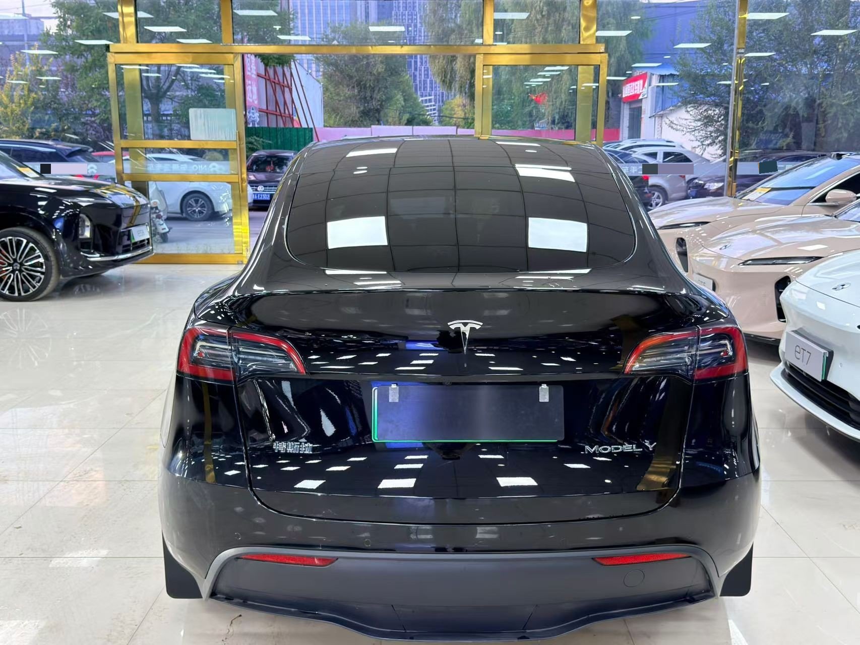Tesla Model Y 2023 #8 Tesla Model Y 2023 صورة سيارة #8