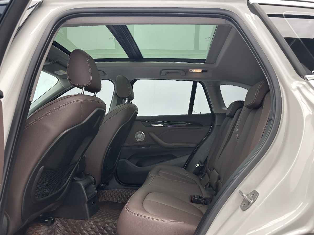 BMW X1 2022 car image #6