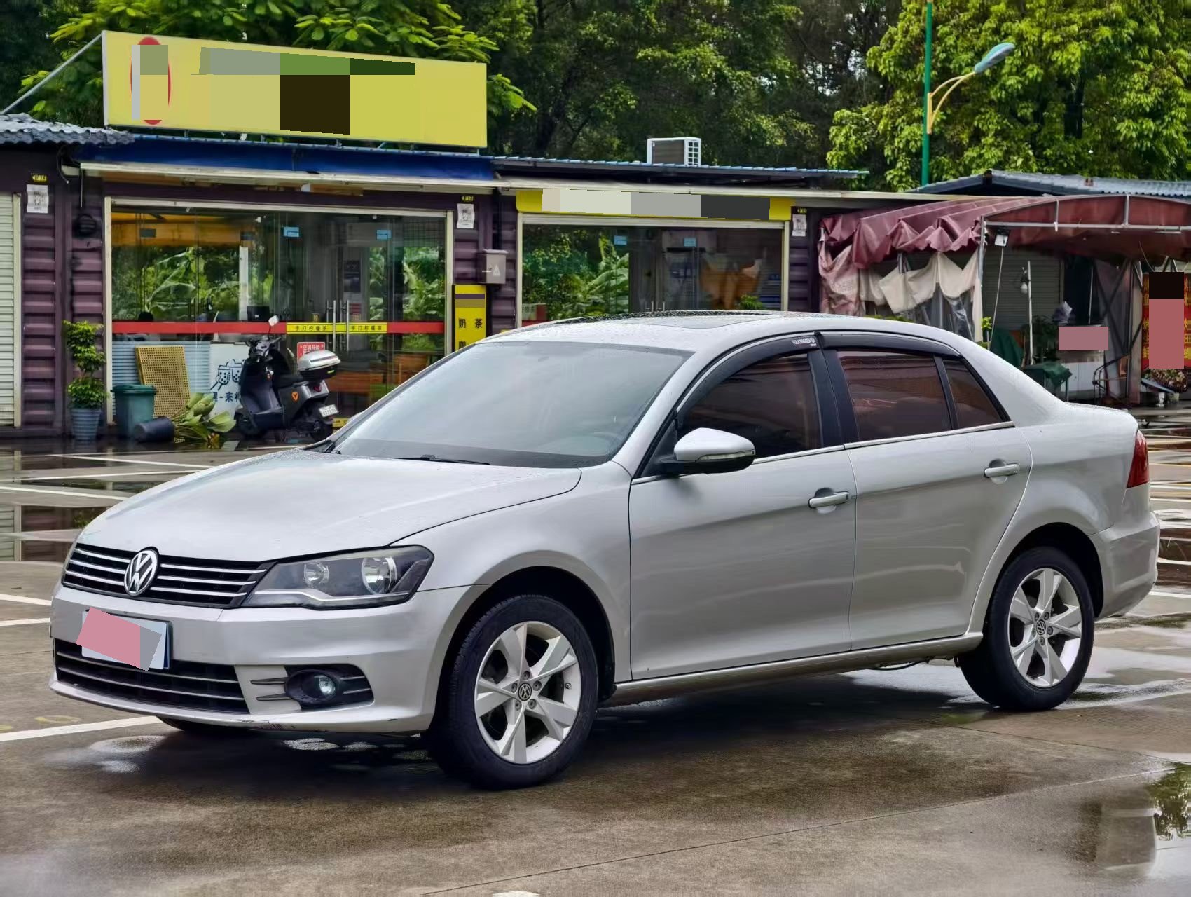 Volkswagen Bora 2013 car image 