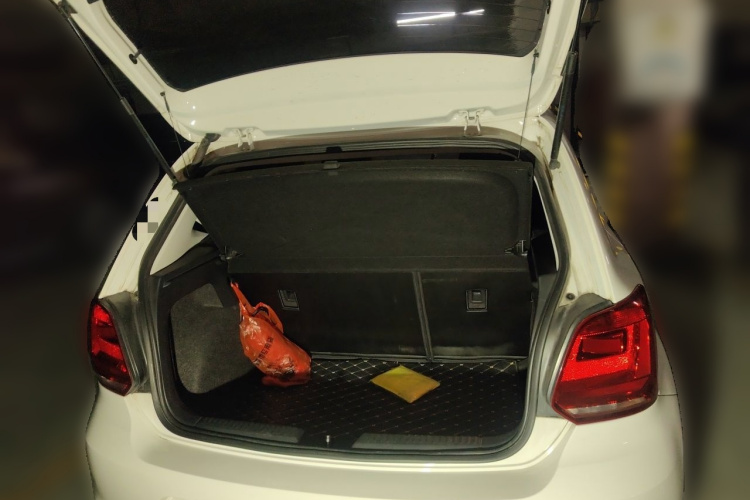 Volkswagen Polo 2018 car image #17