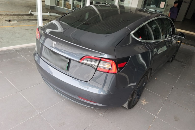 Tesla Model 3 2020 car image #7