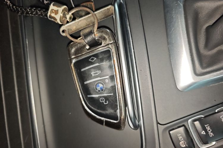 BMW 3 Series 2017 #9 BMW 3 Series 2017 car image #9