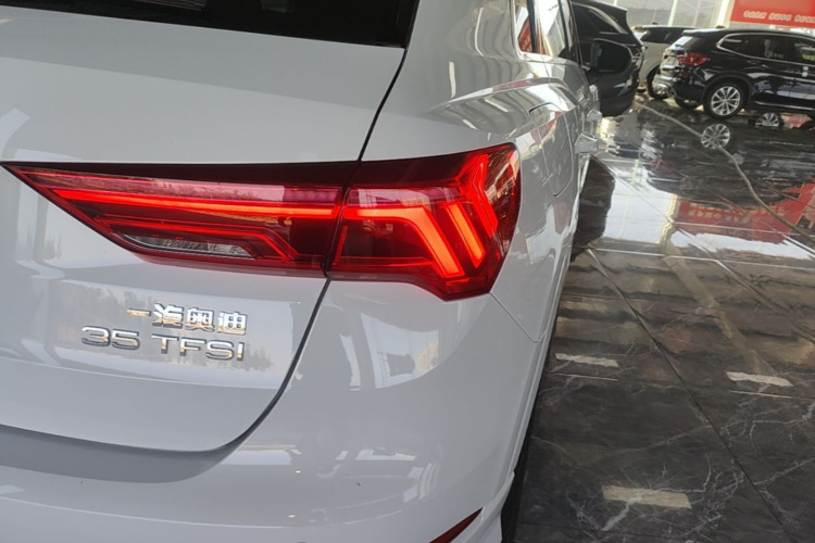 Audi Q3 2021 #8 Audi Q3 2021 car image #8