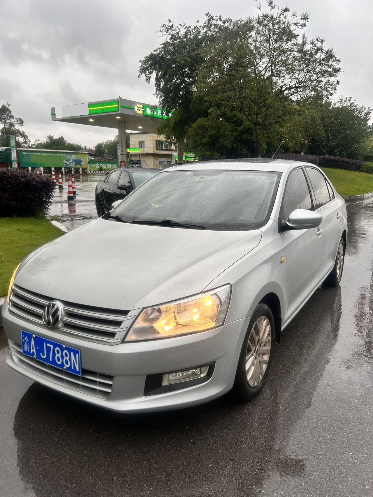 Volkswagen Santana 2013 car image 