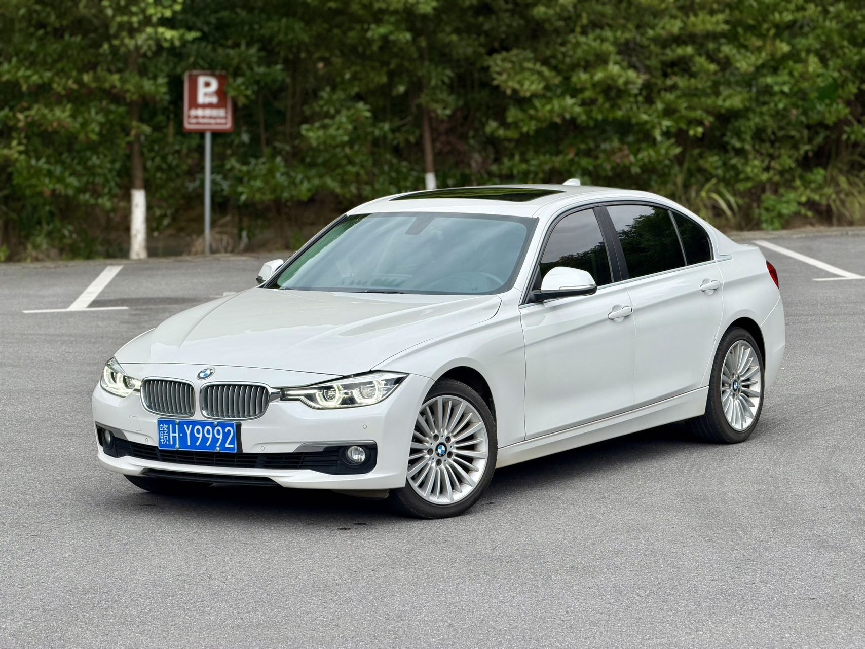 BMW 3 Series 2018 BMW 3 Series 2018 car image