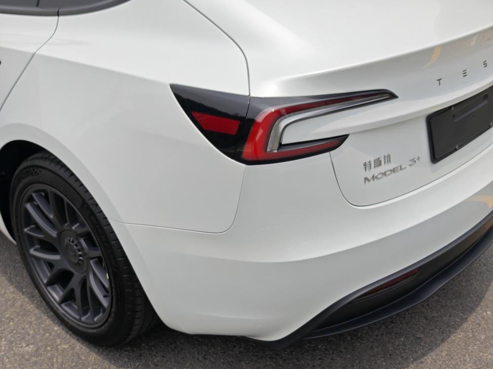 Tesla Model 3 2025 car image #10