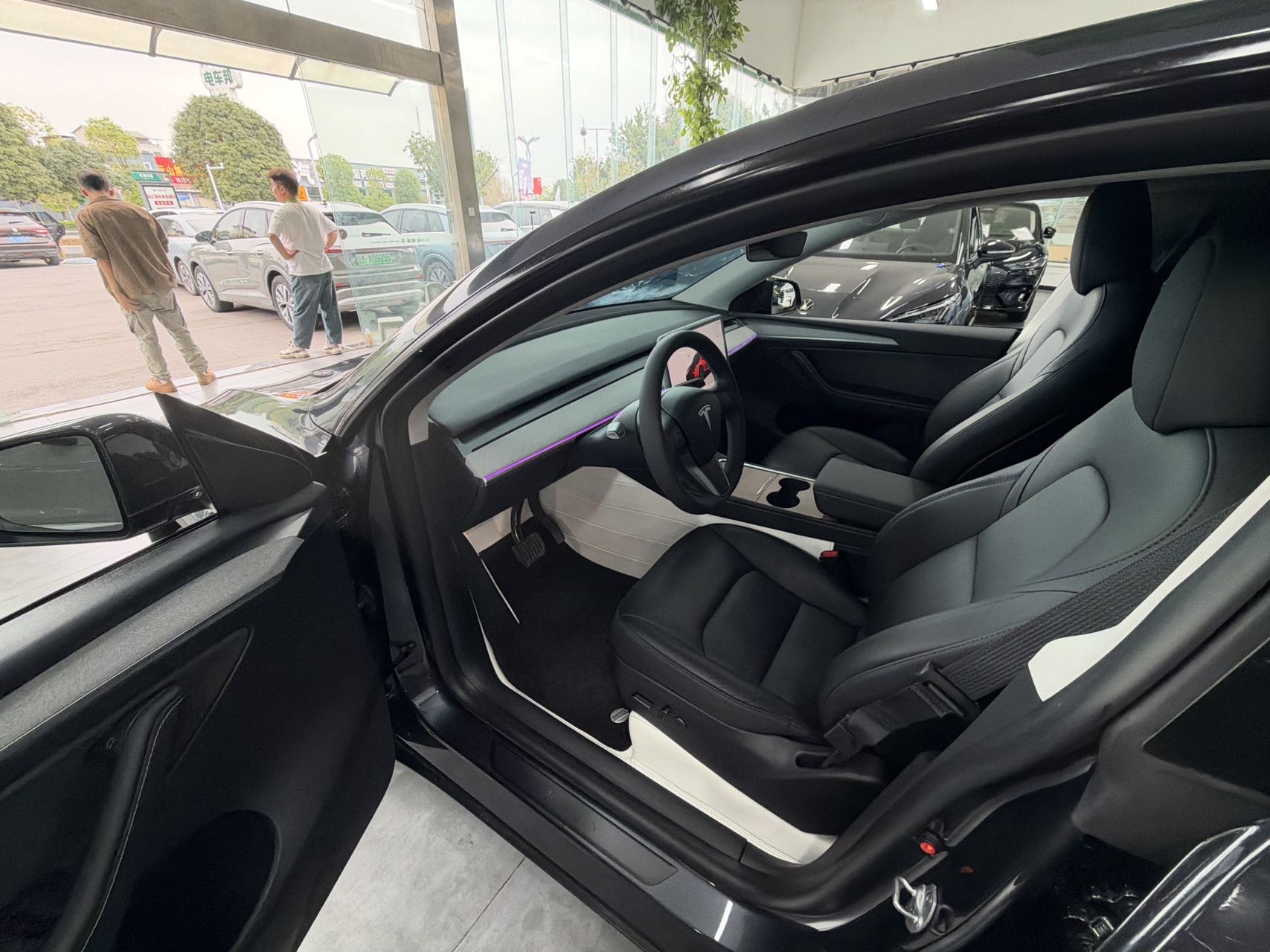 Tesla Model Y 2024 car image #4