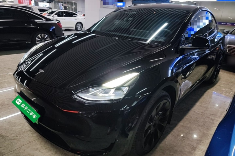 Tesla Model Y 2023 #2 Tesla Model Y 2023 car image #2