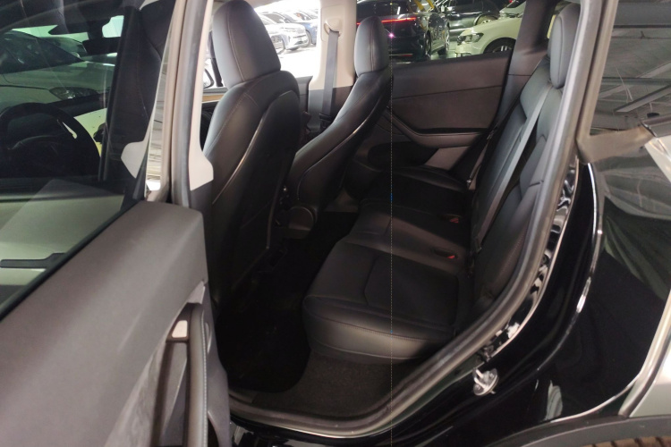 Tesla Model Y 2023 #17 Tesla Model Y 2023 car image #17