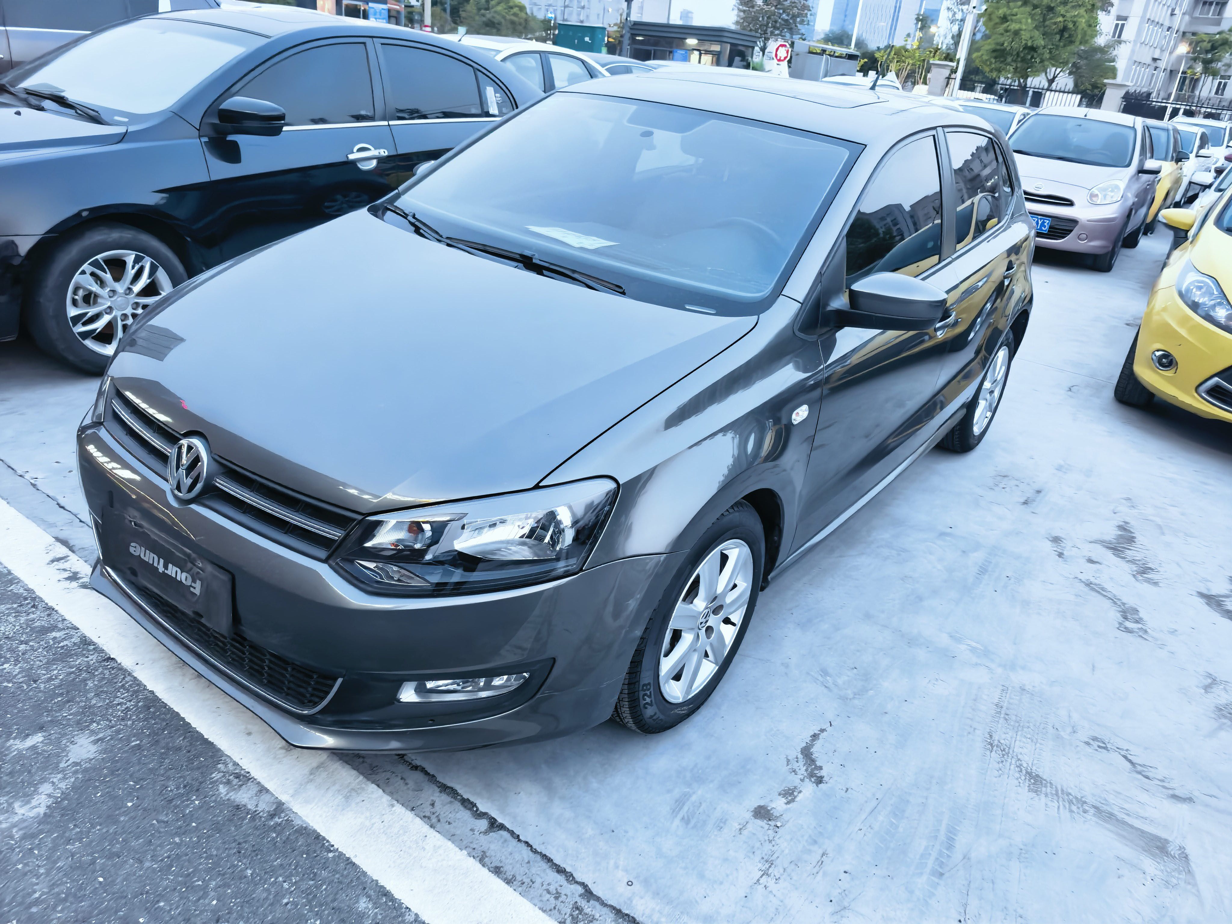 Volkswagen Polo 2012 Volkswagen Polo 2012 car image